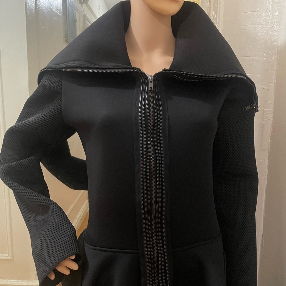Sohung design Elegant Black Flared Coat - Picture 12 of 13